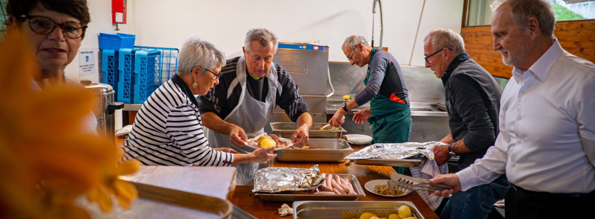 Les bénévoles sont aux  fourneaux
